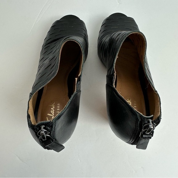 Clarks Artisan Stack Block Booties Women's size 8 or EU 39 Heels Black Peep Toe - Picture 5 of 7